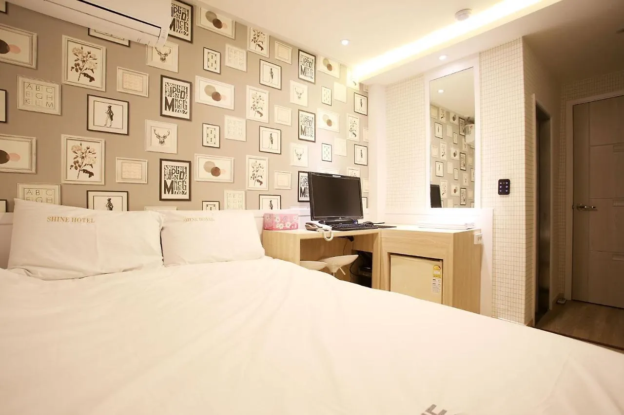 Shine Hotel Seul 2*,