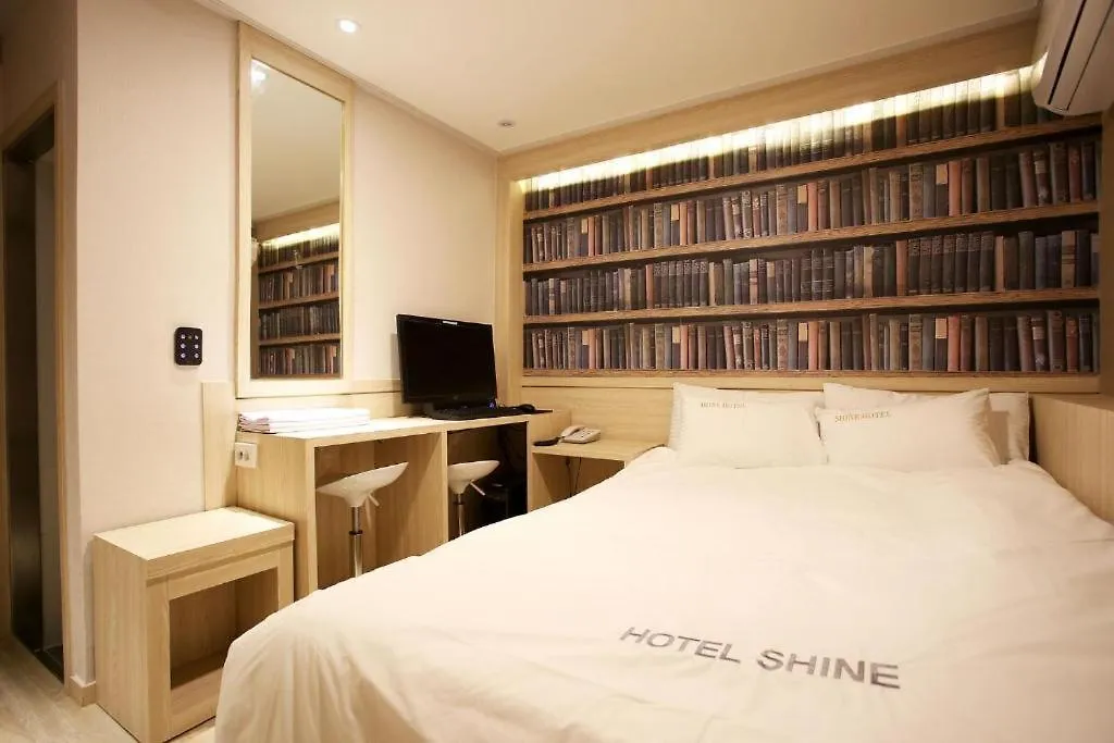 Shine Hotel Seul 2*,