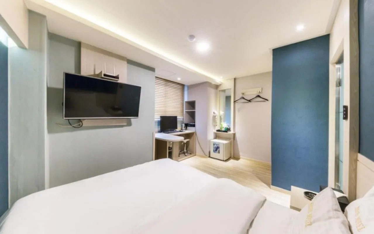 Shine Hotel Seul 2*,